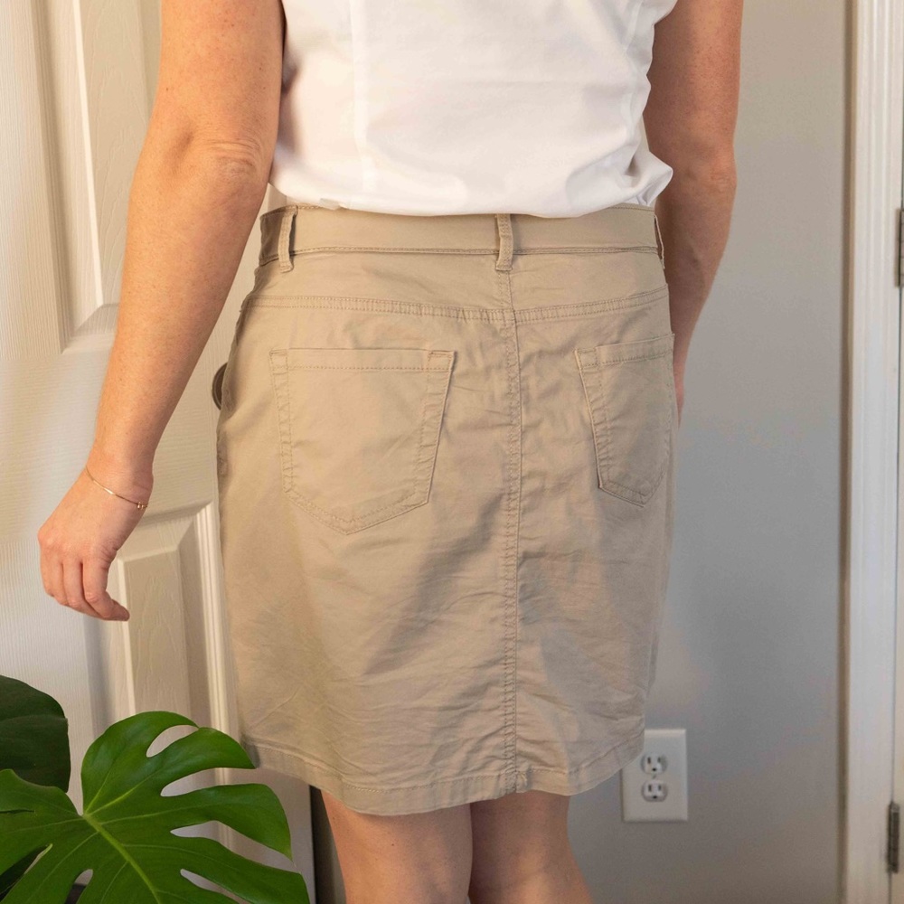 Croft & Barrow Stretch Skort khaki Size 10 - Picture 5 of 8